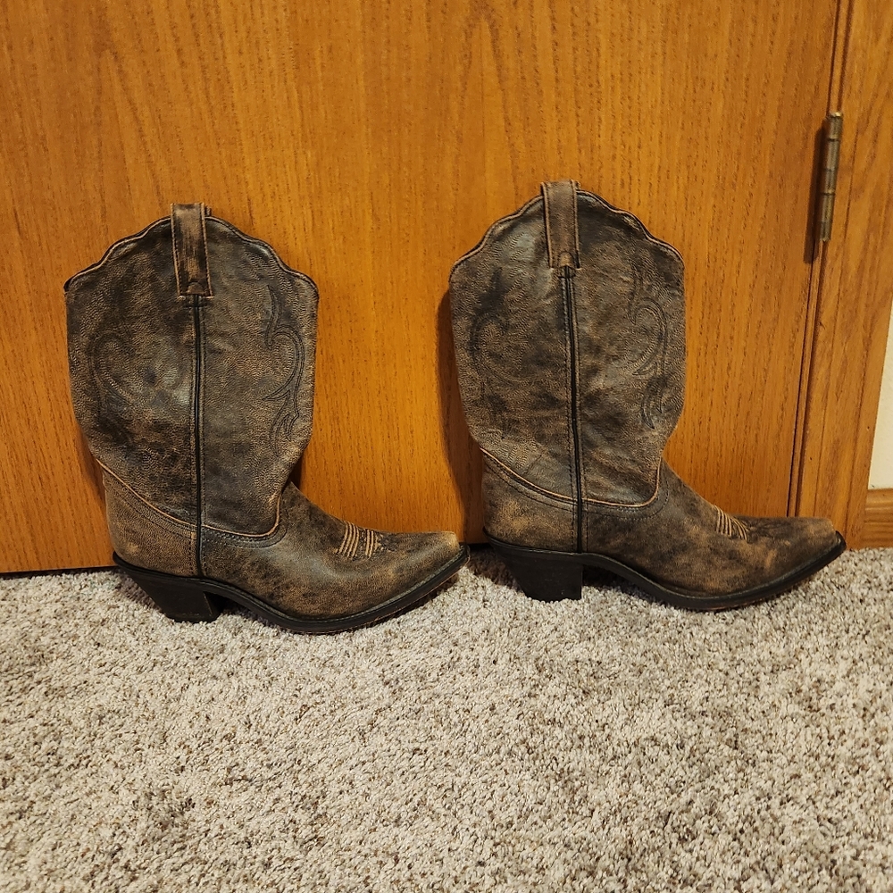 Distressed Look Rockin Country Boots